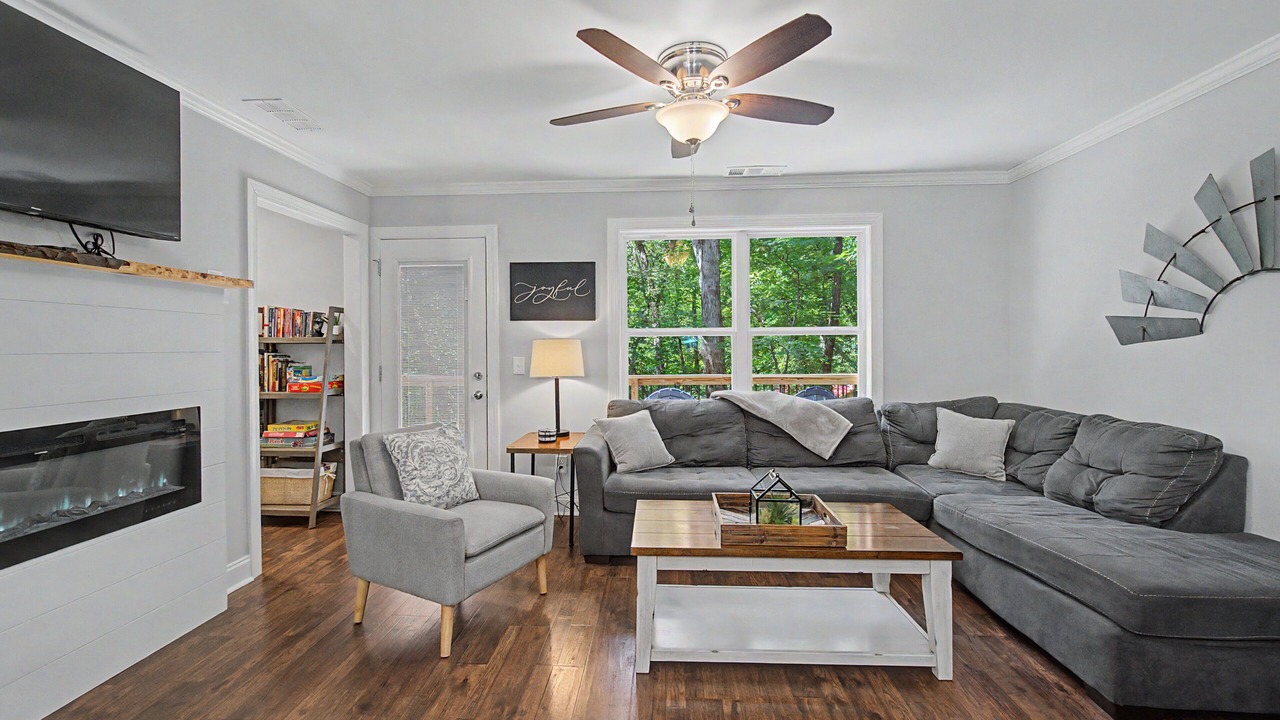 Photo of Livingroom in Helen