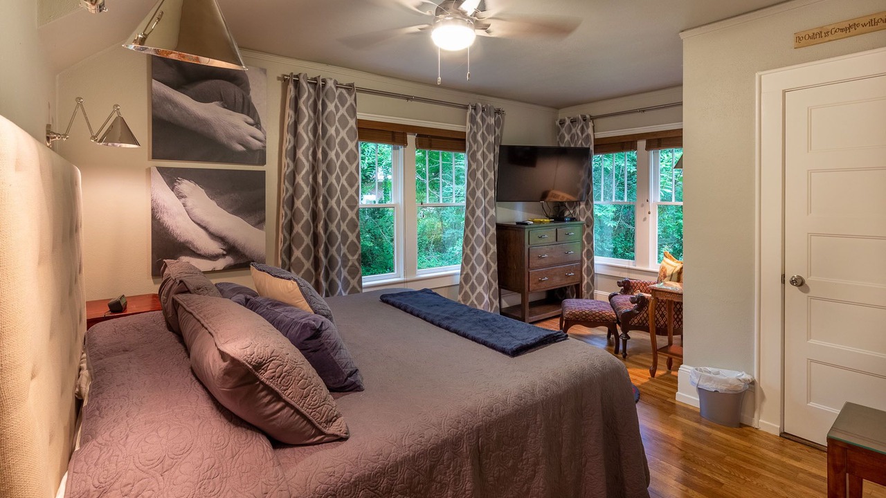 Photo of Bedroom in Sylva