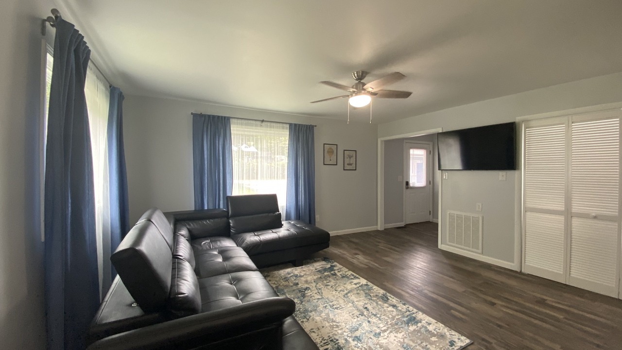 Photo of Livingroom in Maggie Valley