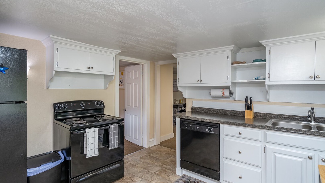 Photo of Kitchen in Buckroe Beach