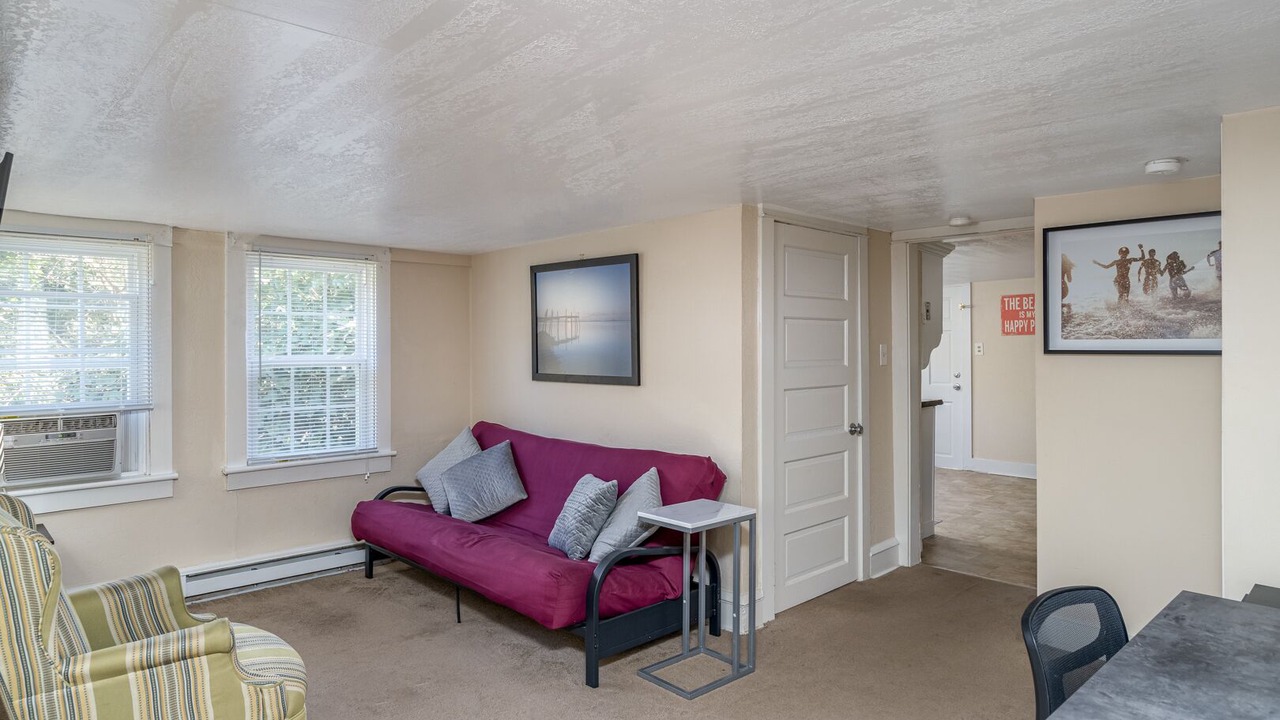 Photo of Livingroom in Buckroe Beach