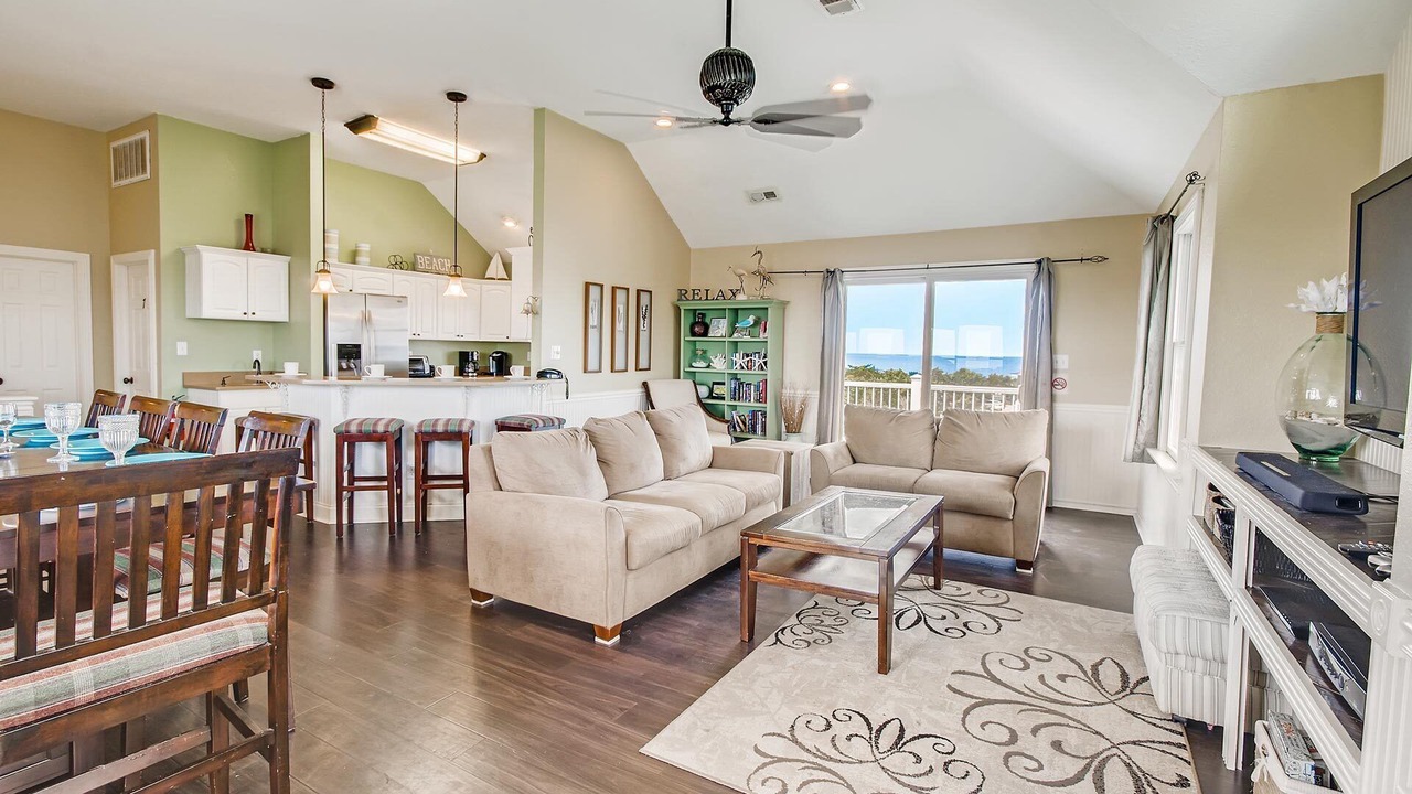 Photo of Bedroom in Wind Over Waves