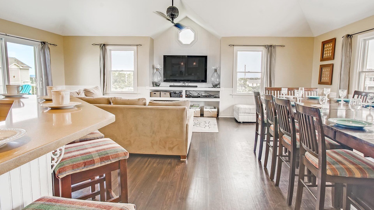 Photo of Bedroom in Wind Over Waves