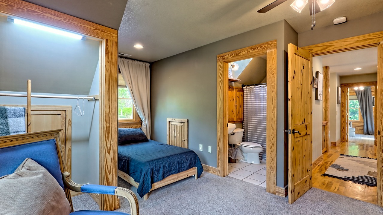 Photo of Bedroom in Bryson City