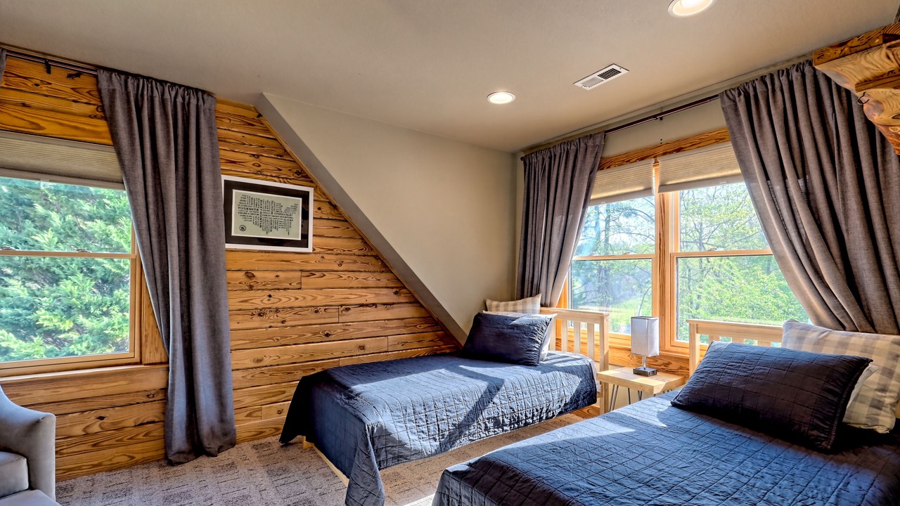 Photo of Bedroom in Bryson City