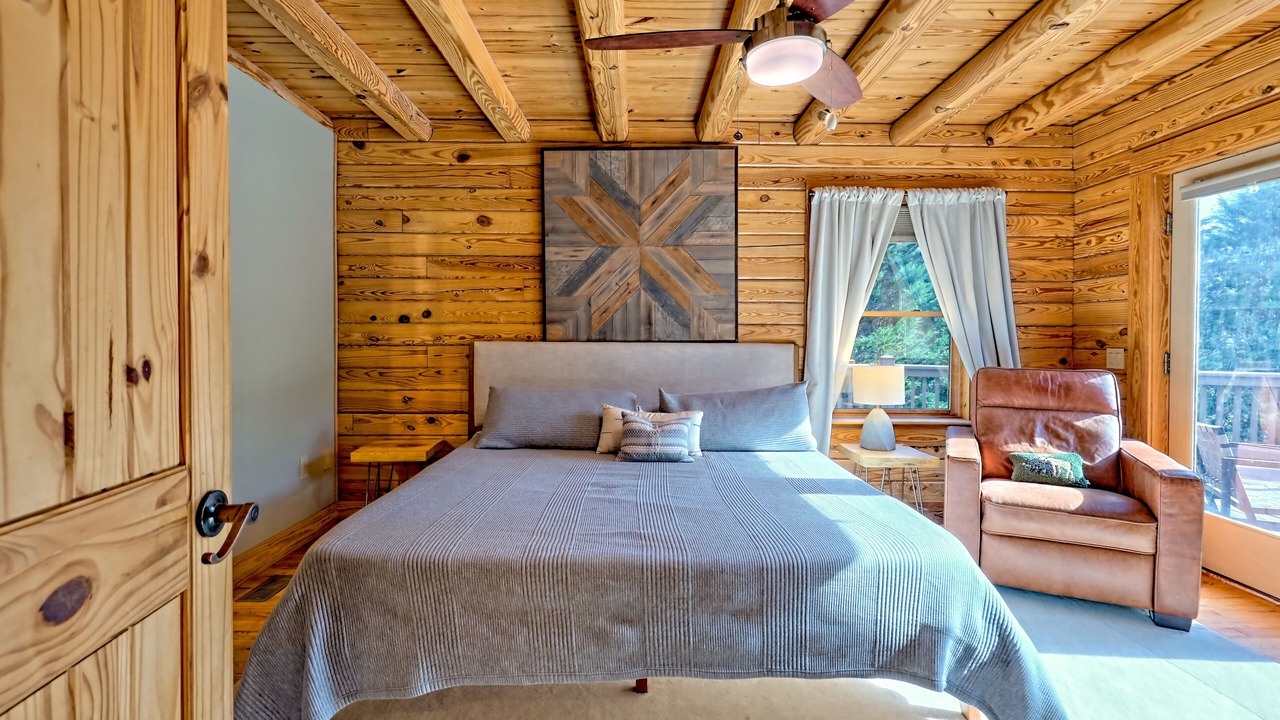 Photo of Bedroom in Bryson City