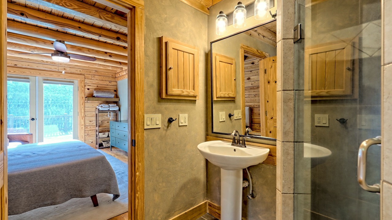 Photo of Bedroom in Bryson City