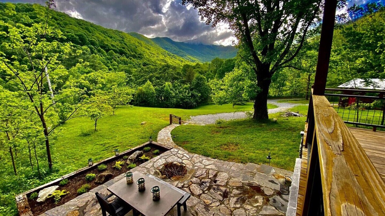 Photo of Outdoor in Waynesville