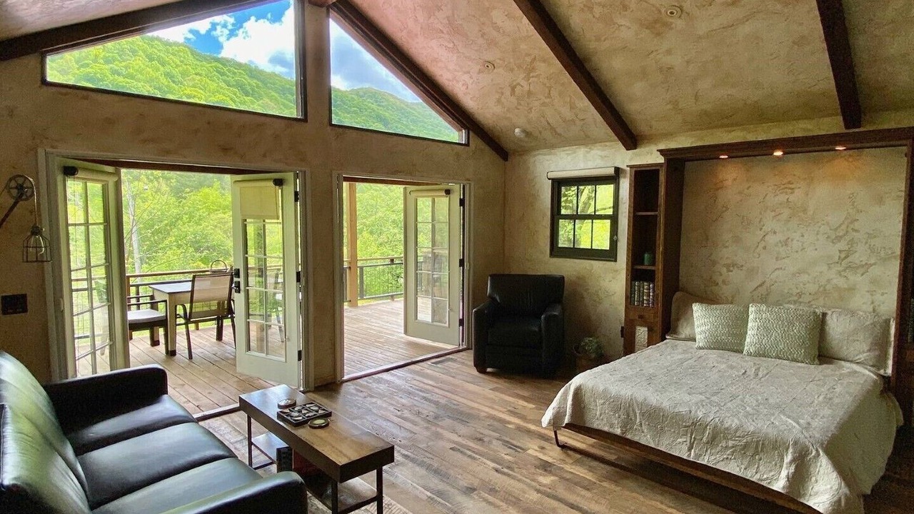 Photo of Livingroom in Waynesville