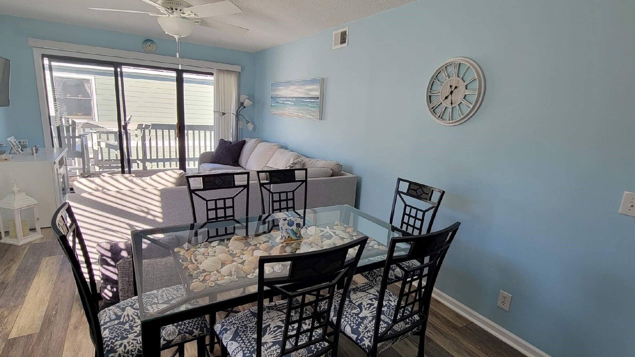 Photo of Livingroom in Ocean Isle Beach