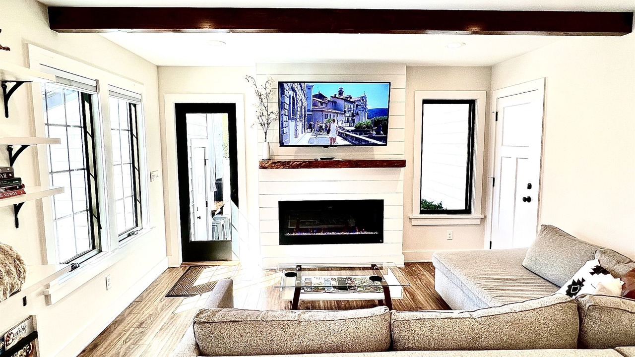 Photo of Livingroom in Black Mountain