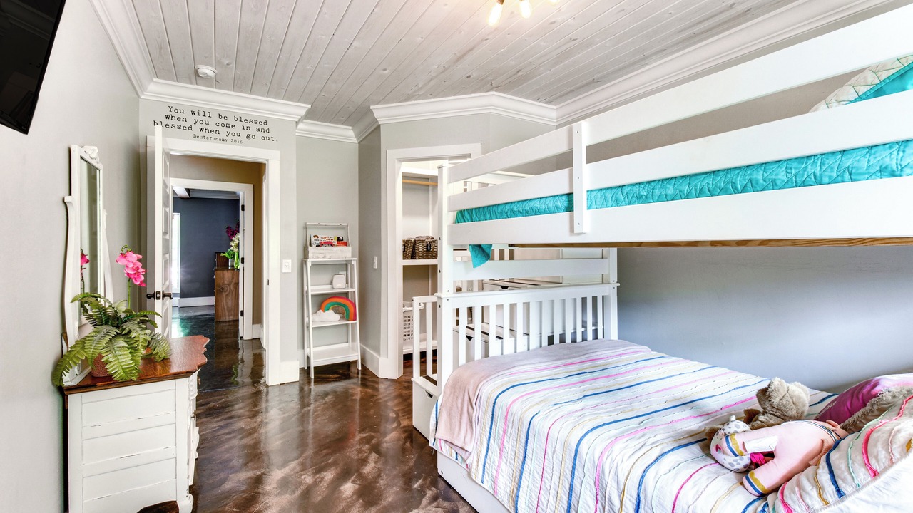 Photo of Bedroom in Six Mile