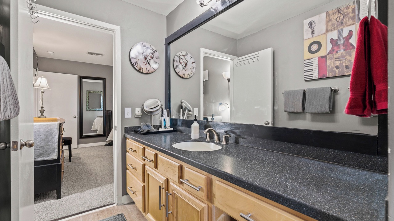 Photo of Bathroom in North Capitol