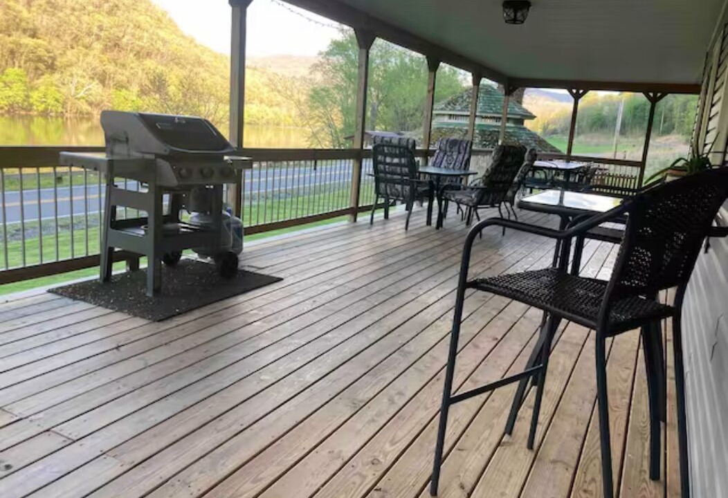 Photo of Outdoor in Bellepoint