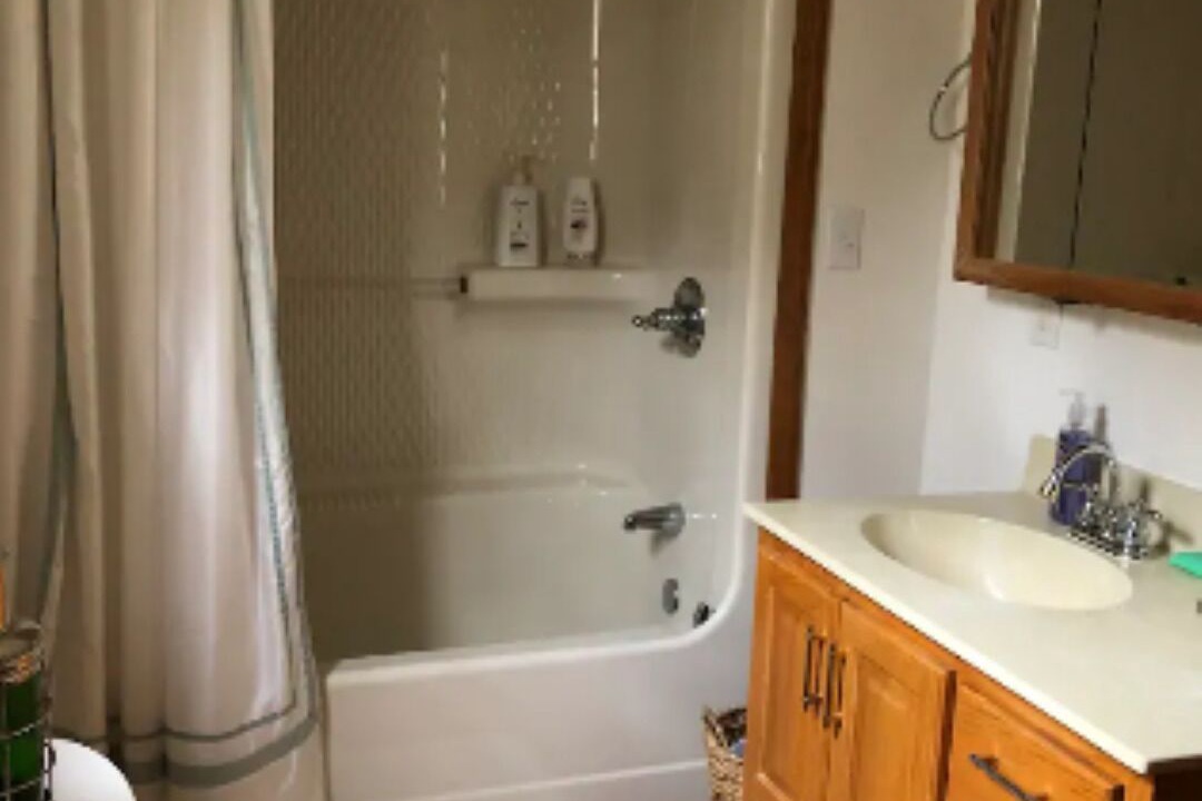 Photo of Bathroom in Byrdstown