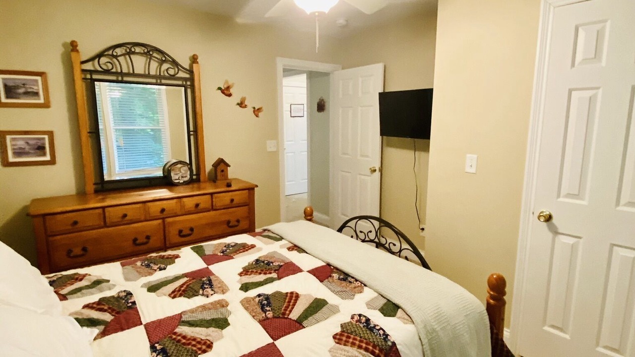 Photo of Bedroom in Sloans Valley