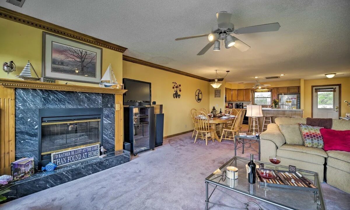 Photo of Livingroom in La Follette