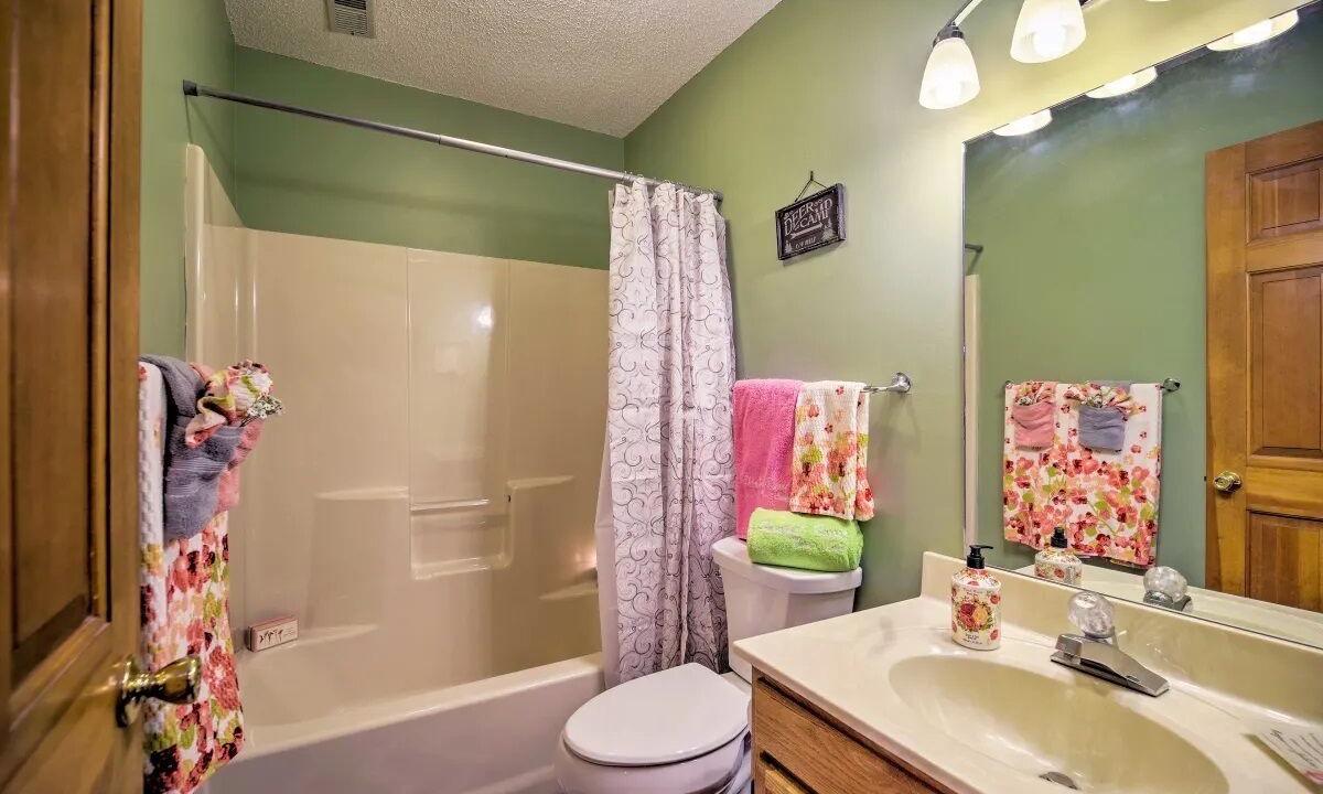 Photo of Bathroom in La Follette