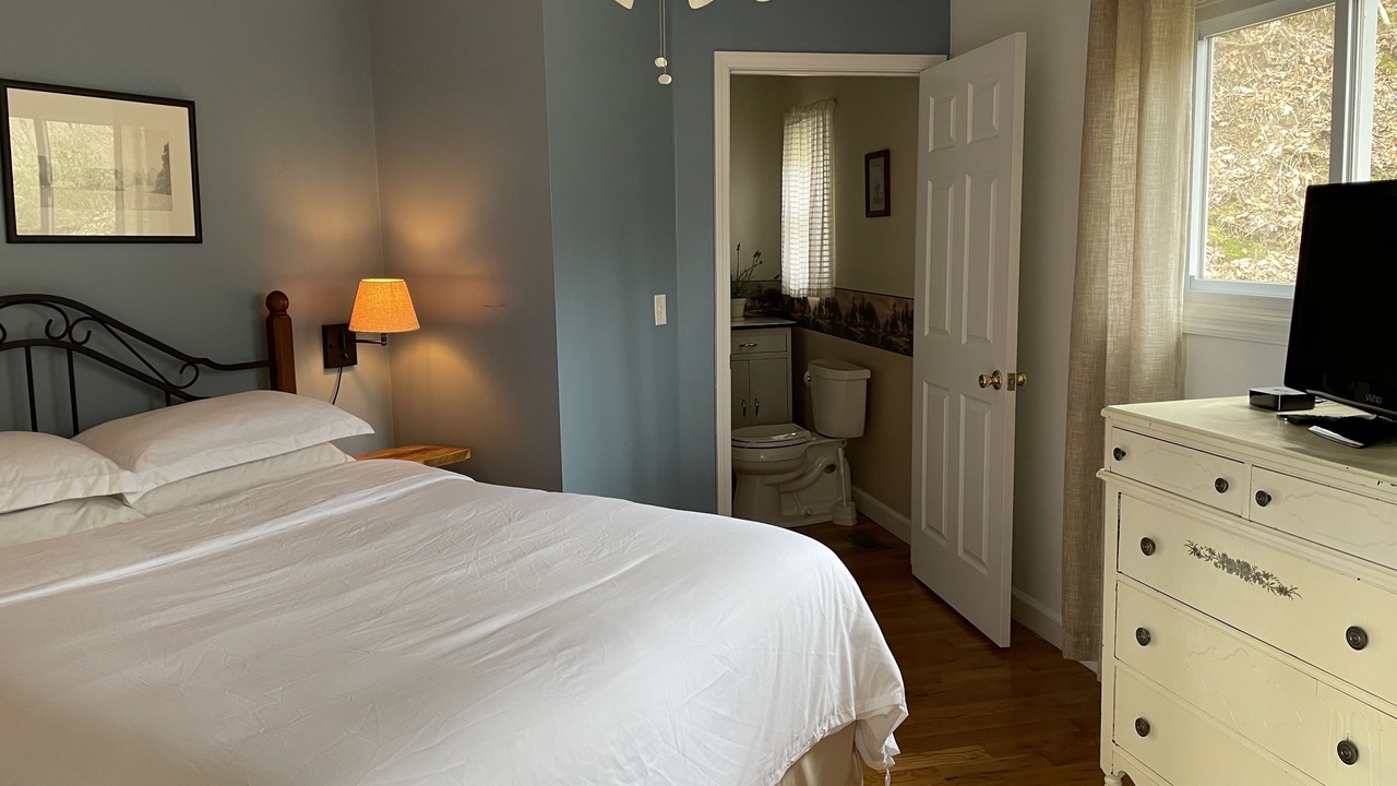 Photo of Bedroom in Walker-In-the-Hills