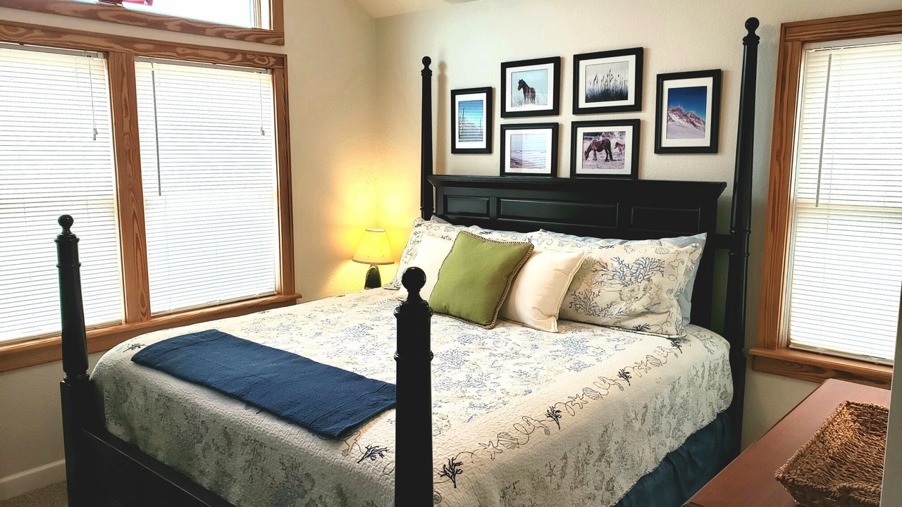 Photo of Bedroom in Corolla