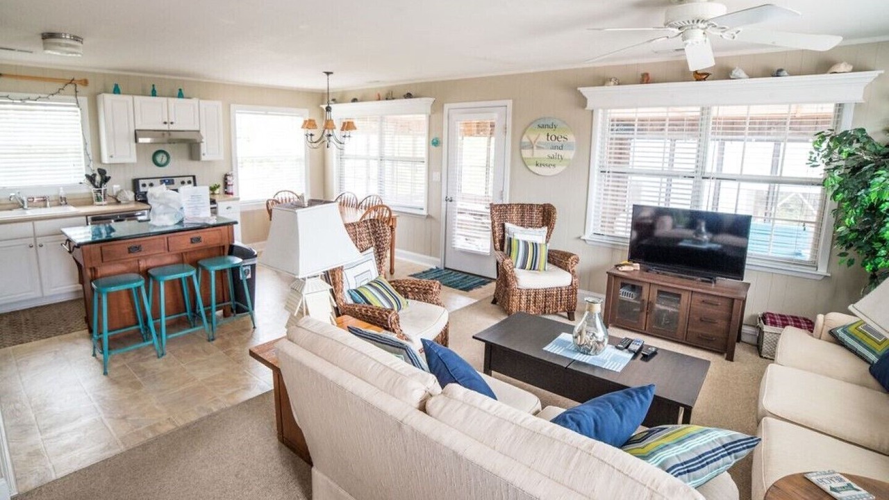 Photo of Livingroom in Avon
