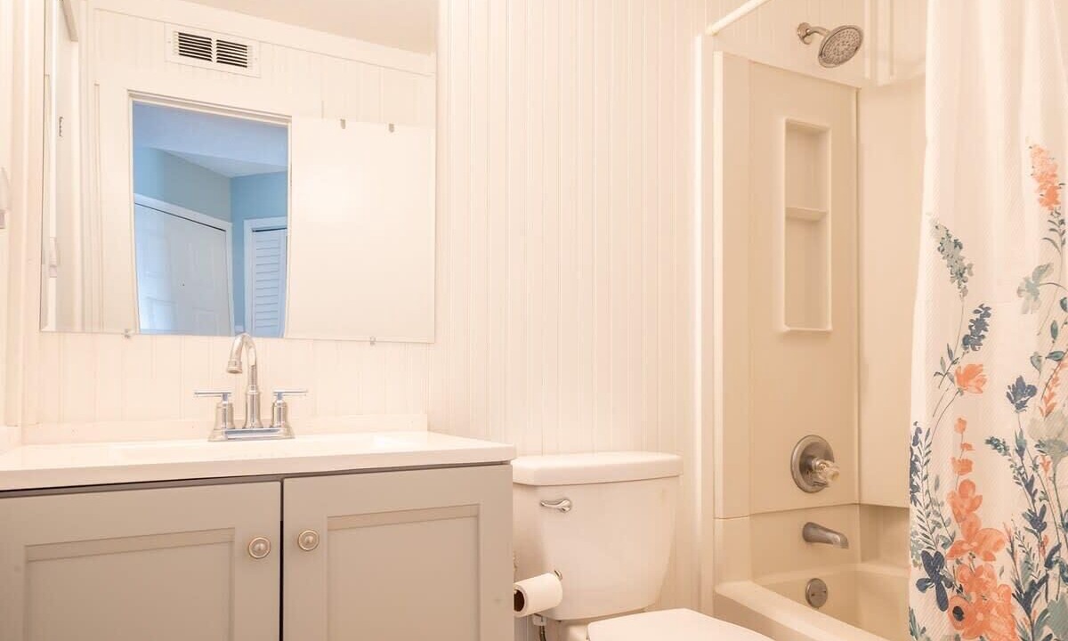 Photo of Bathroom in Wilmington Beach