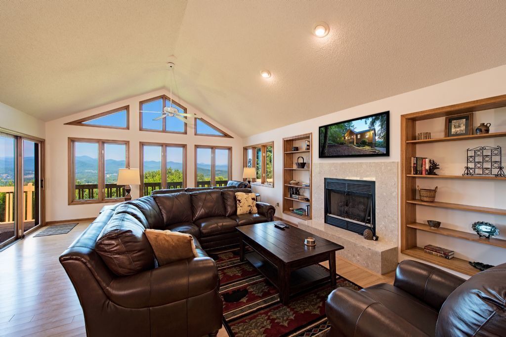 Photo of Livingroom in Skyland