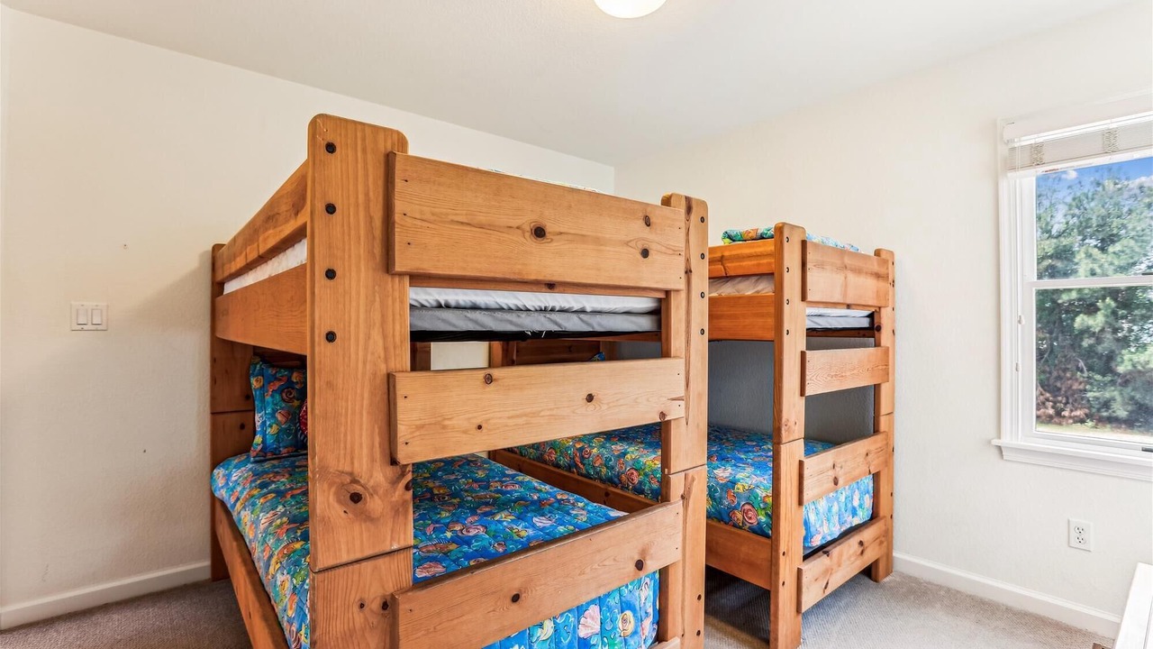 Photo of Bedroom in Whalehead Beach