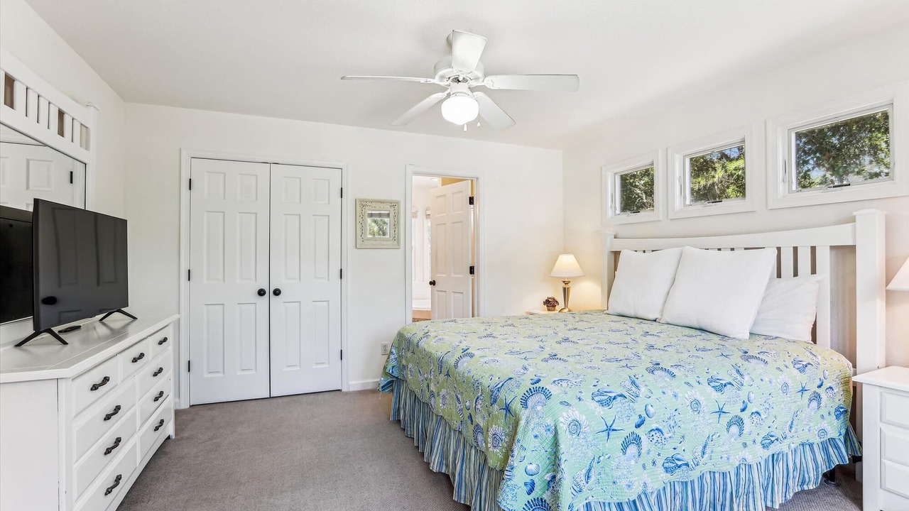Photo of Bedroom in Whalehead Beach