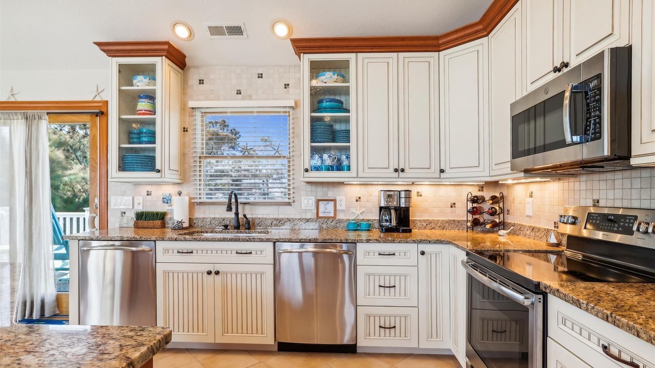 Photo of Kitchen in Whalehead Beach