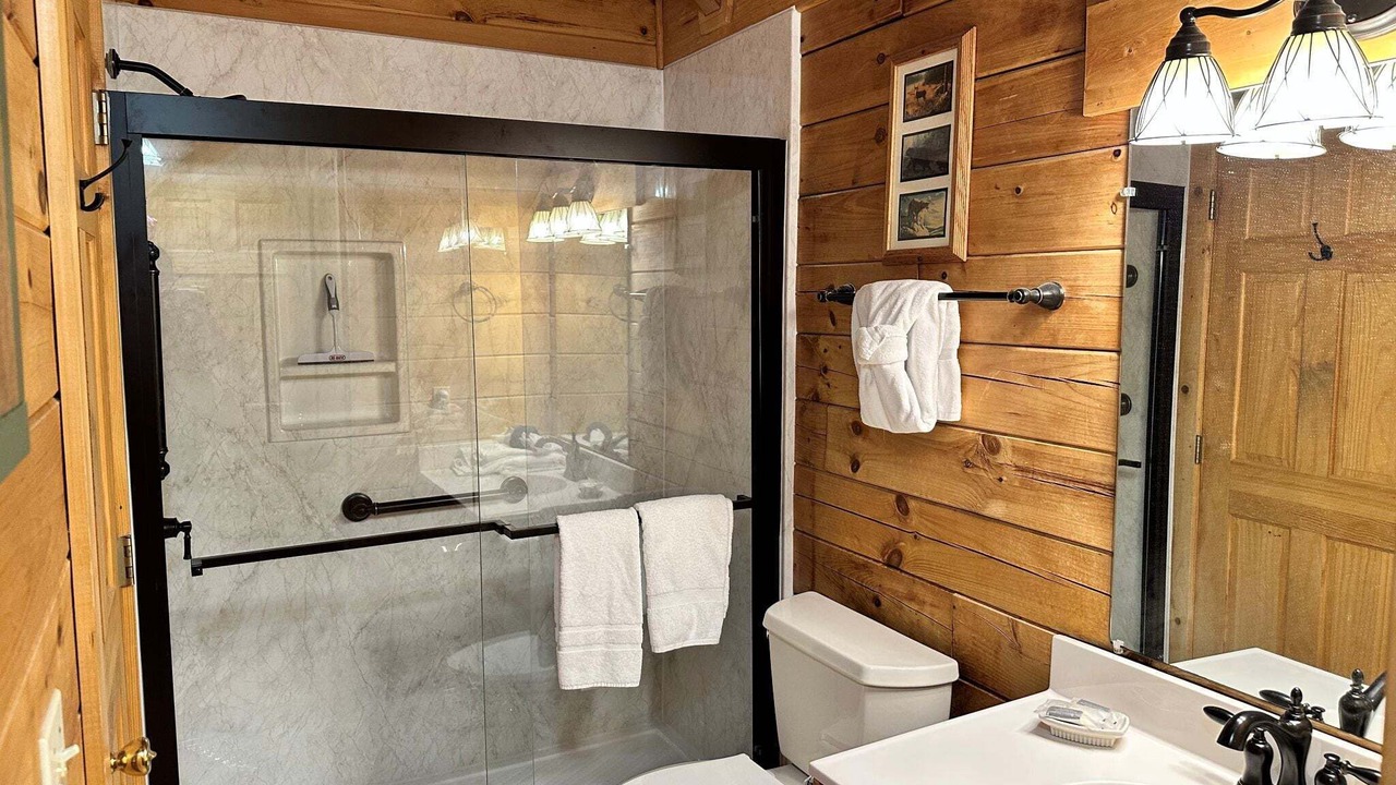 Photo of Bathroom in Pigeon Forge