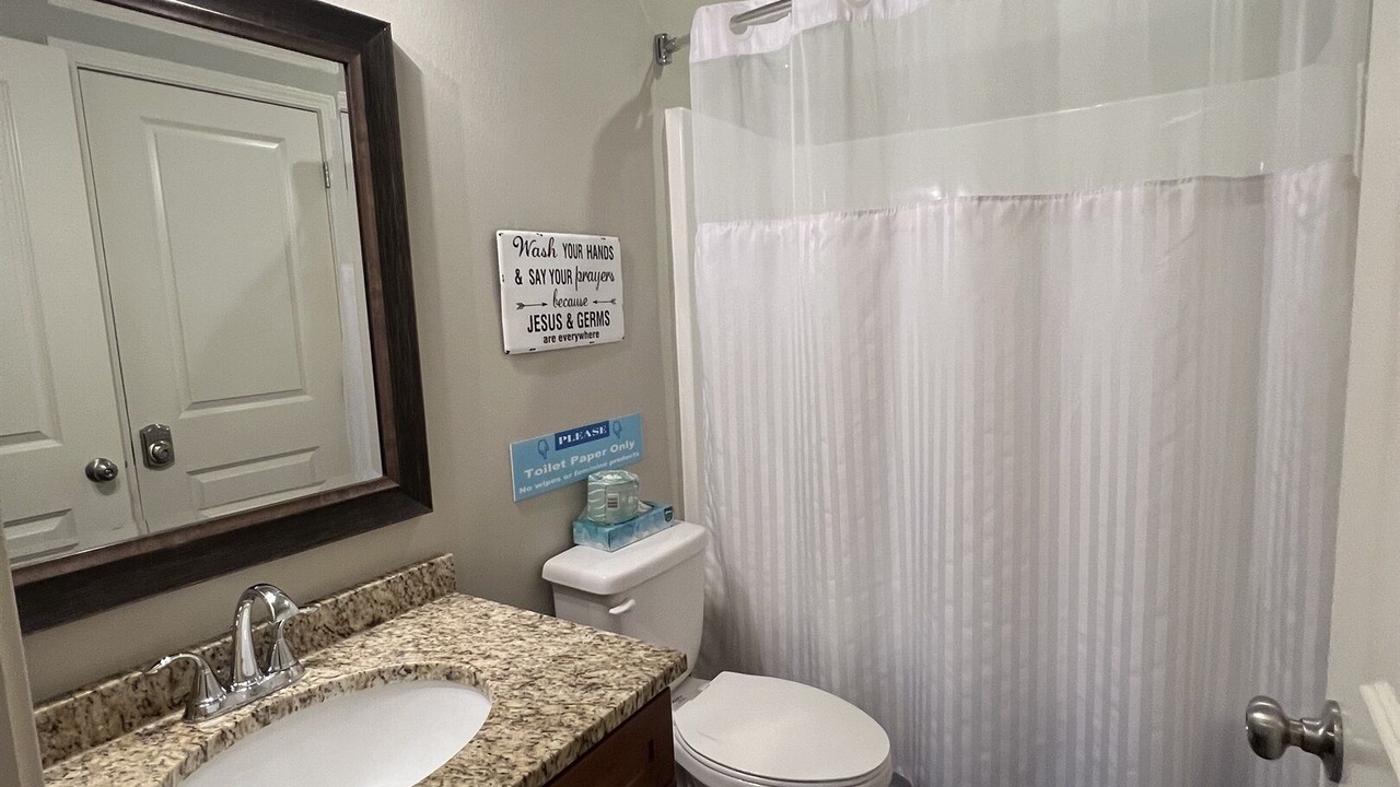 Photo of Bathroom in Lakeside Estates