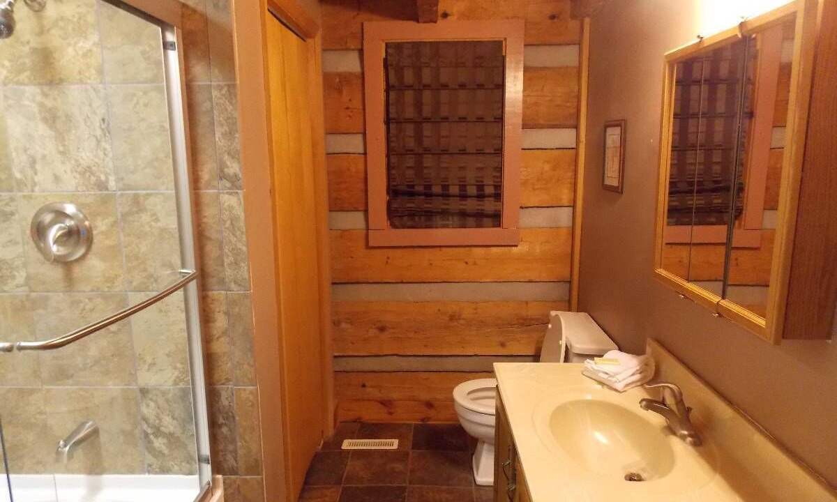 Photo of Bathroom in Chalet Village