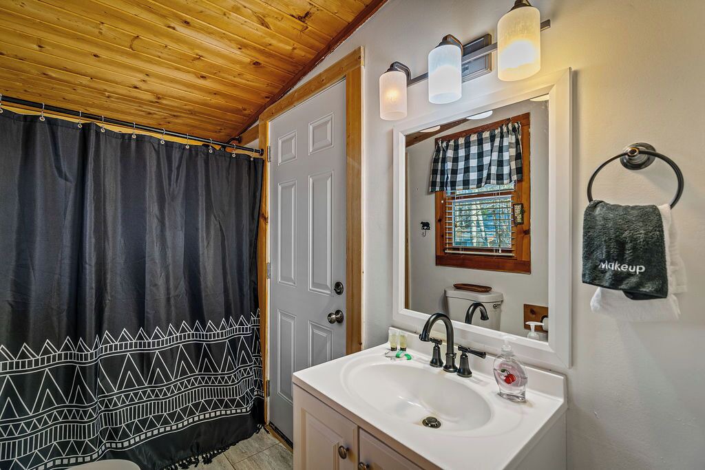 Photo of Bathroom in Sevierville