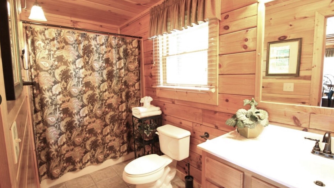 Photo of Bathroom in Pigeon Forge