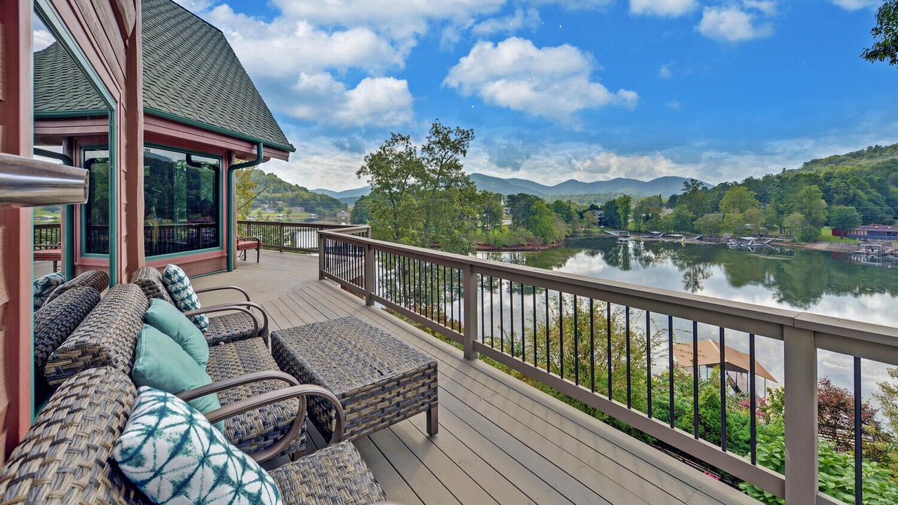Photo of Patio Balcony in Hiawassee