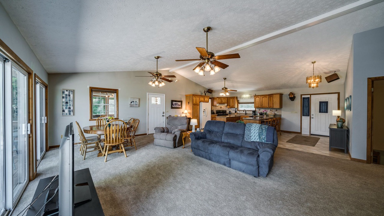 Photo of Livingroom in Byrdstown