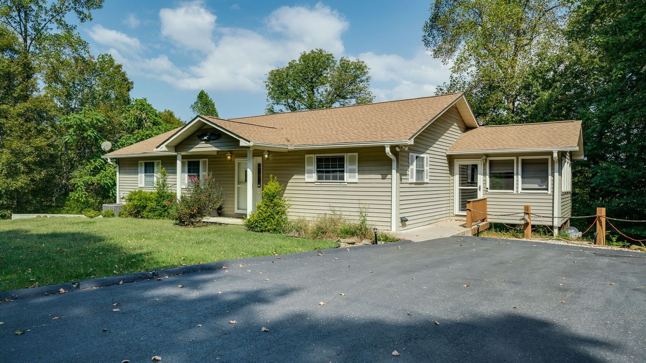 Photo of Outdoor in Byrdstown