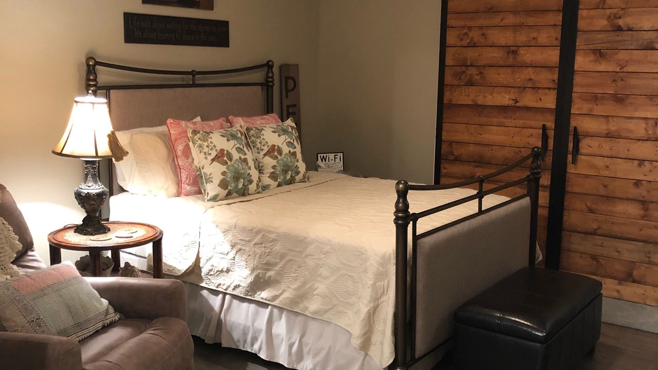 Photo of Bedroom in Kuttawa