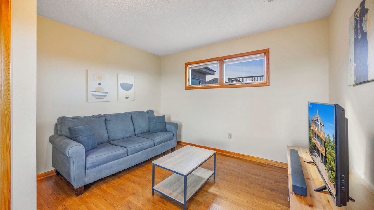 Photo of Bedroom in Waves