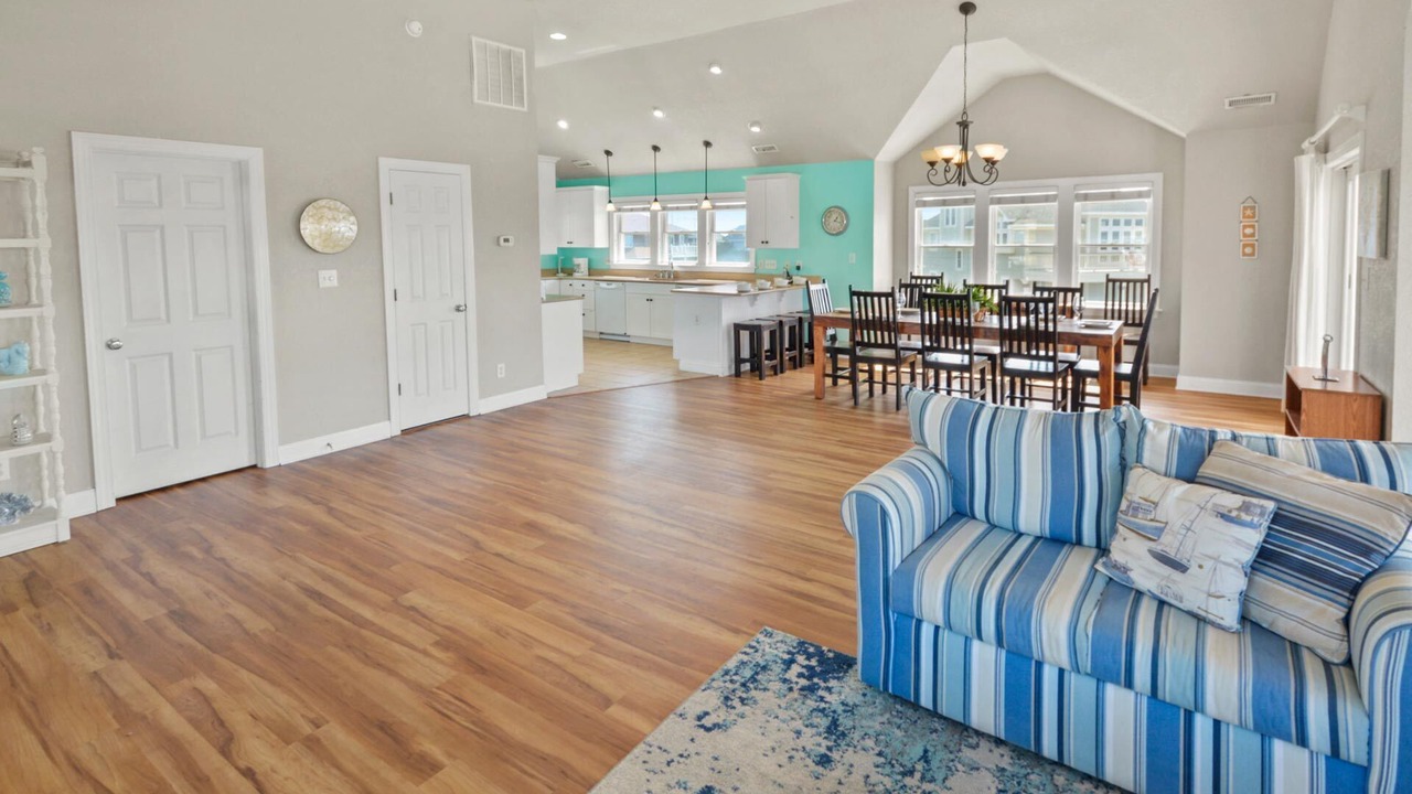 Photo of Bedroom in Wind Over Waves
