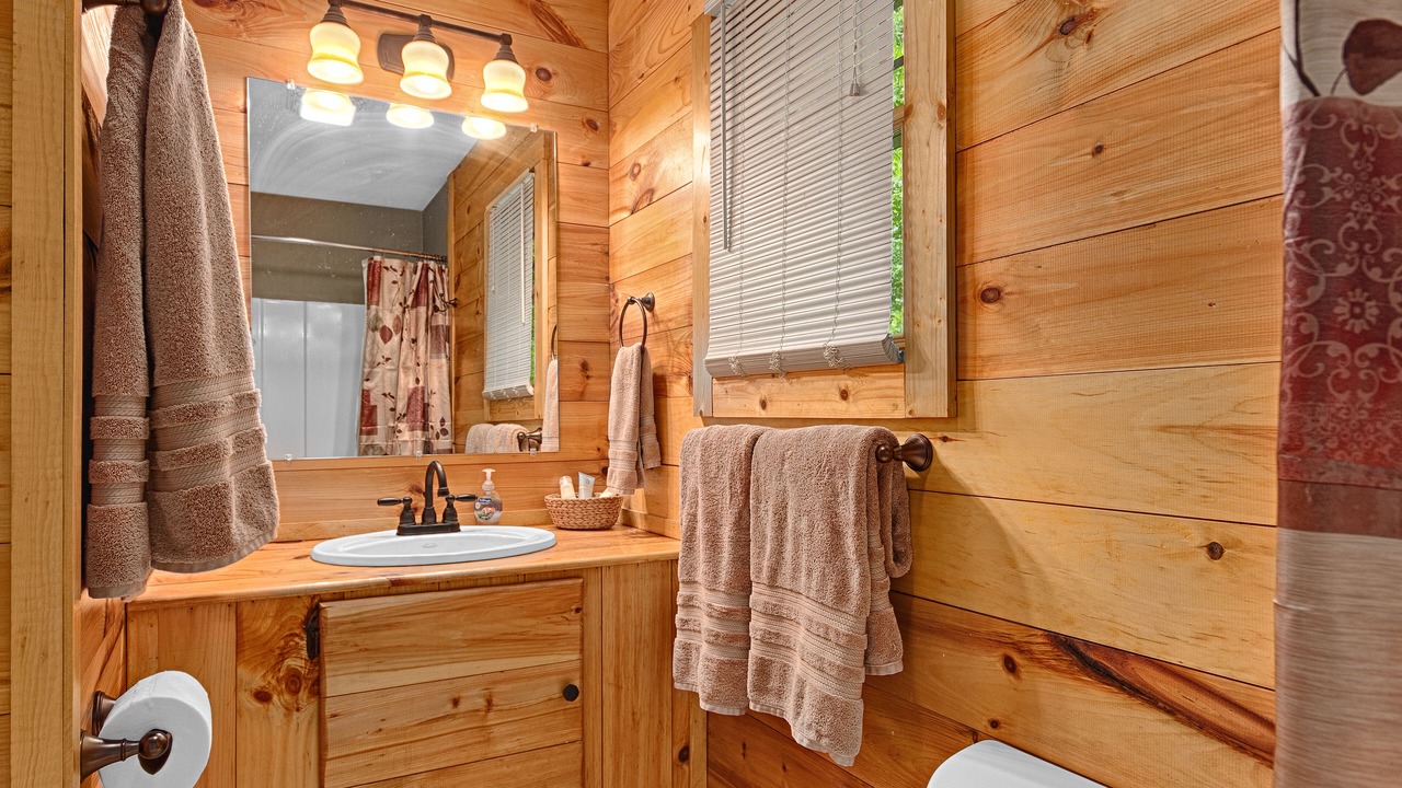 Photo of Bathroom in Skyland