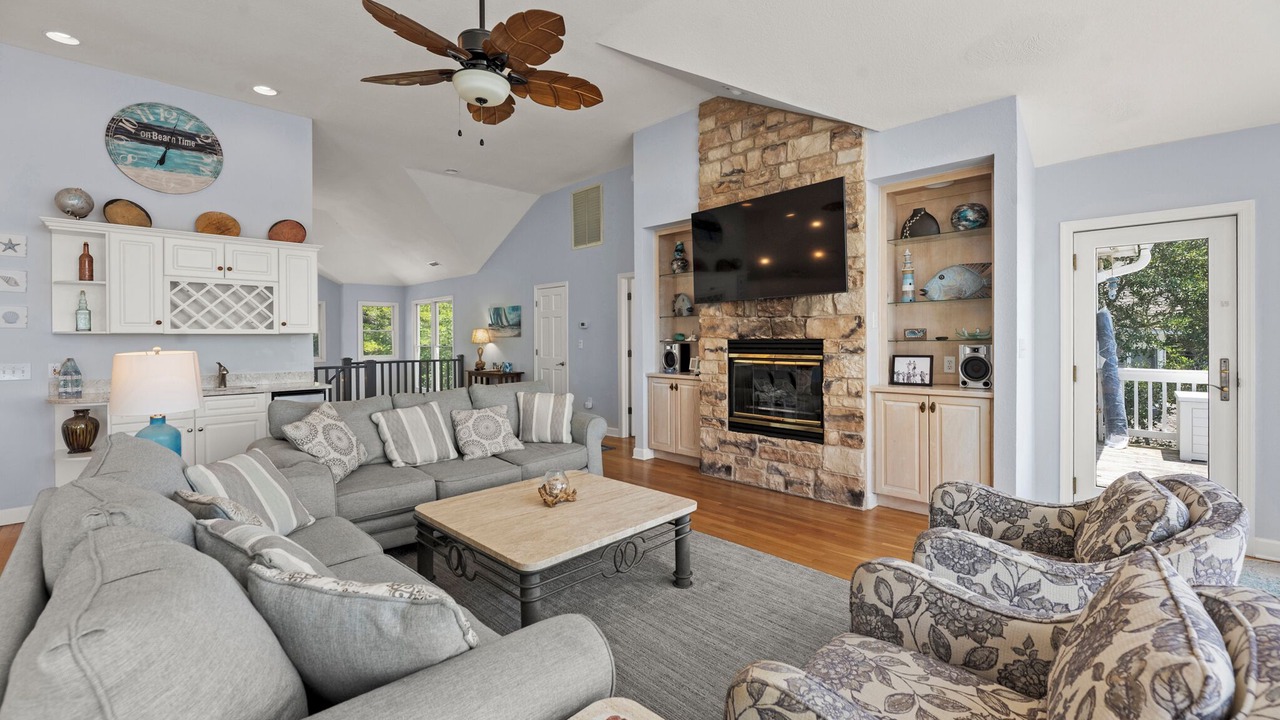Photo of Livingroom in Corolla Light
