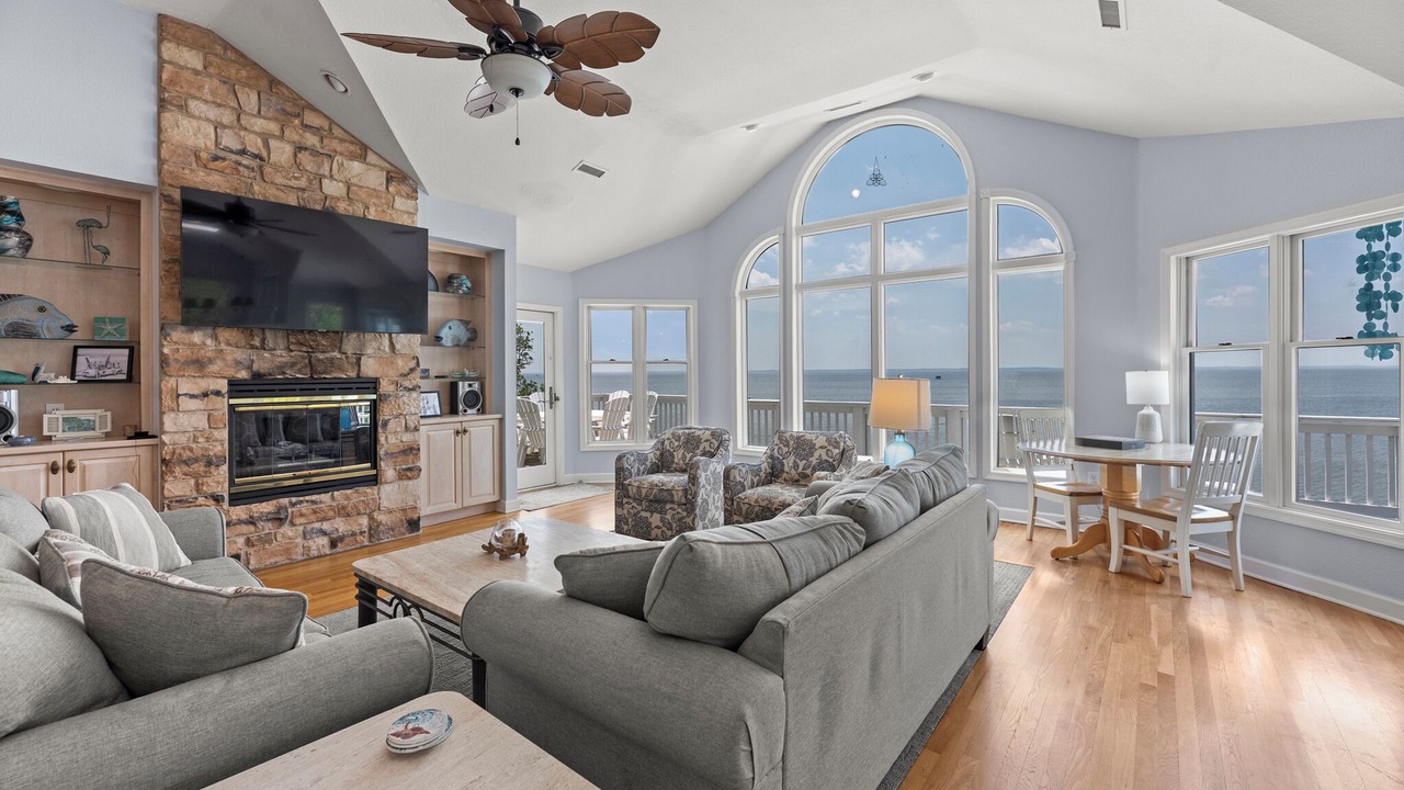 Photo of Livingroom in Corolla Light
