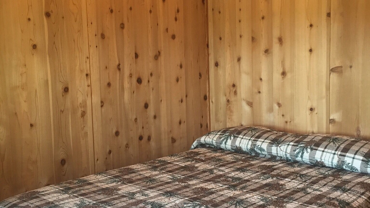 Photo of Bedroom in Byrdstown