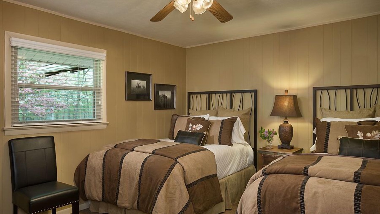 Photo of Bedroom in Crossville