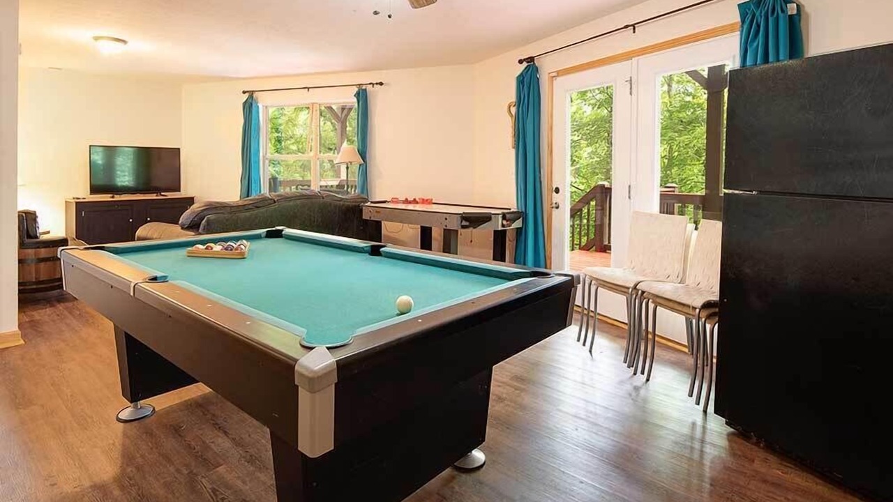 Photo of Bedroom in Flat Hollow Marina