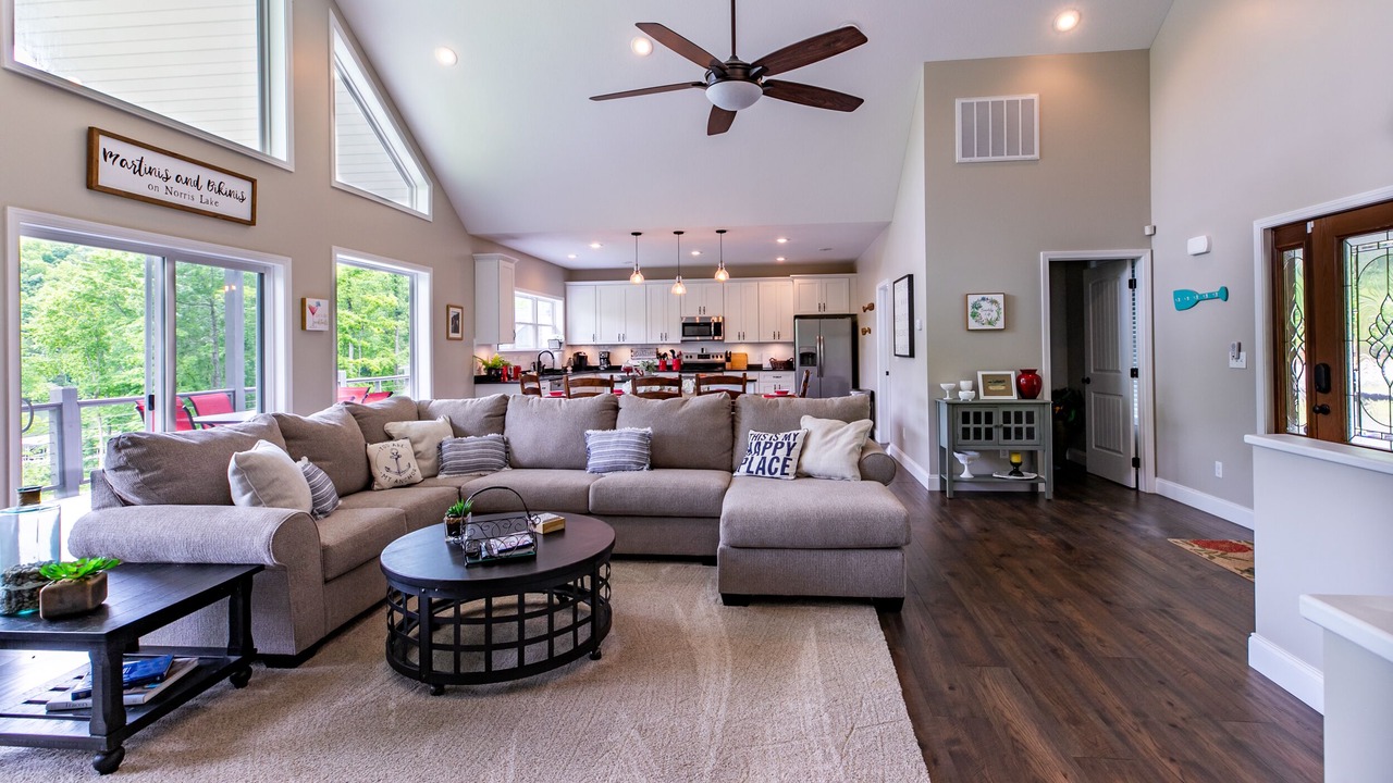 Photo of Livingroom in La Follette