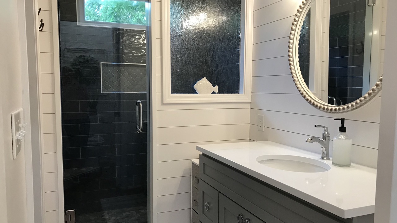 Photo of Bathroom in La Follette