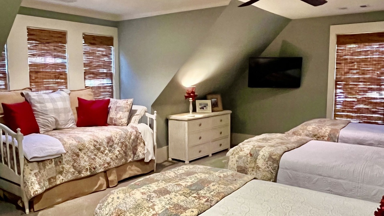 Photo of Bedroom in Six Mile